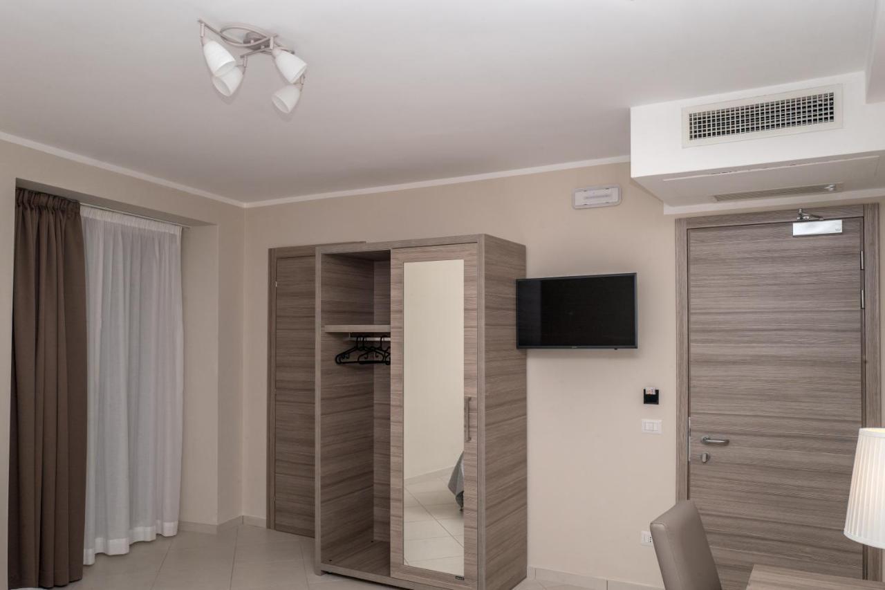 Art Suite Nel Cuore Di Napoli Extérieur photo