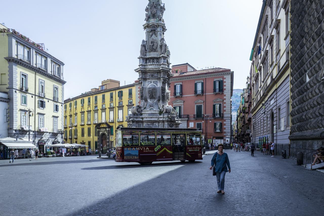 Art Suite Nel Cuore Di Napoli Extérieur photo